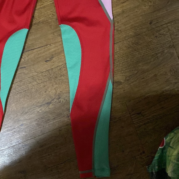 💥HOST PICK💥 NWT LACOSTE SPORT COLOUR-BLOCK SPORT LEGGING RED, PINK, GREEN - Picture 5 of 12